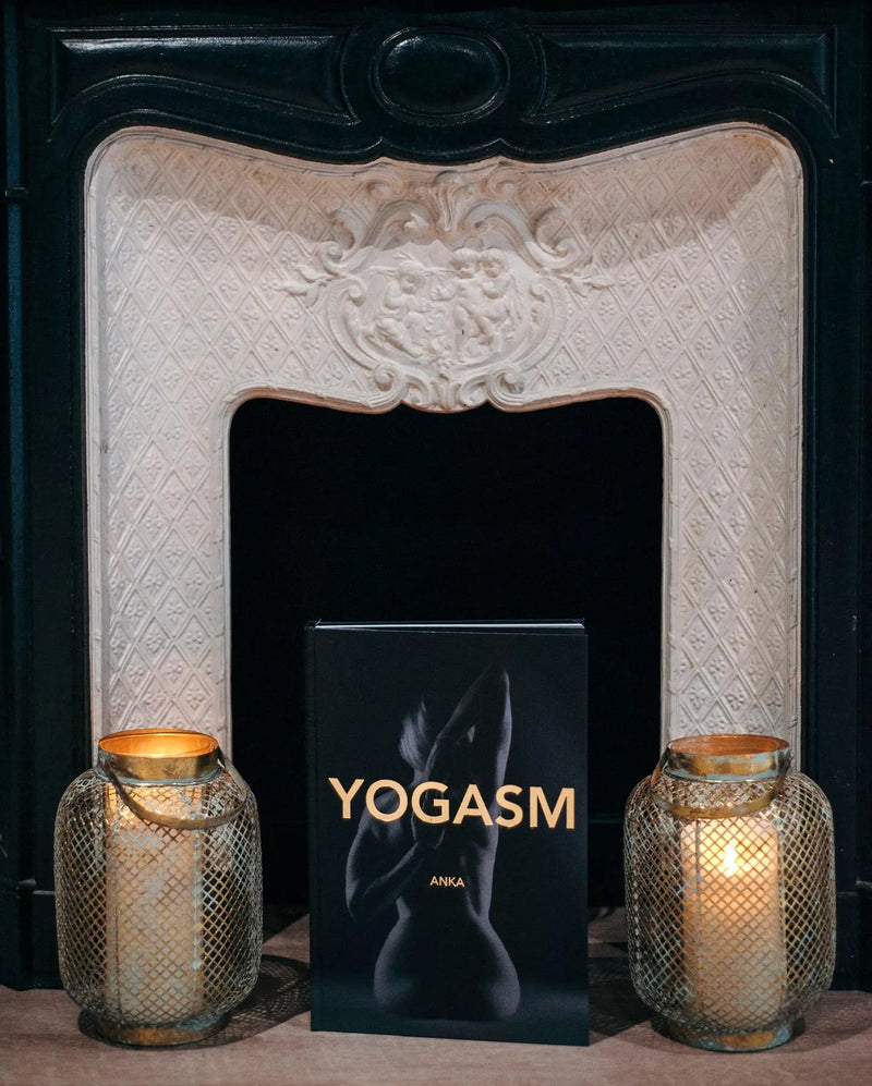 Livre d'art YOGASM par Anka, d'après l'idée d'Hélène Duval YUJ - Maison de pleine conscience